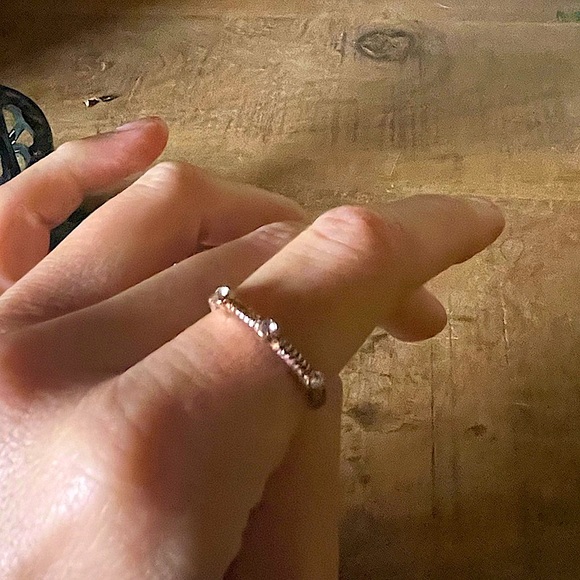 Gold tone three crystal stone dainty ring Sz 7 - Picture 1 of 7